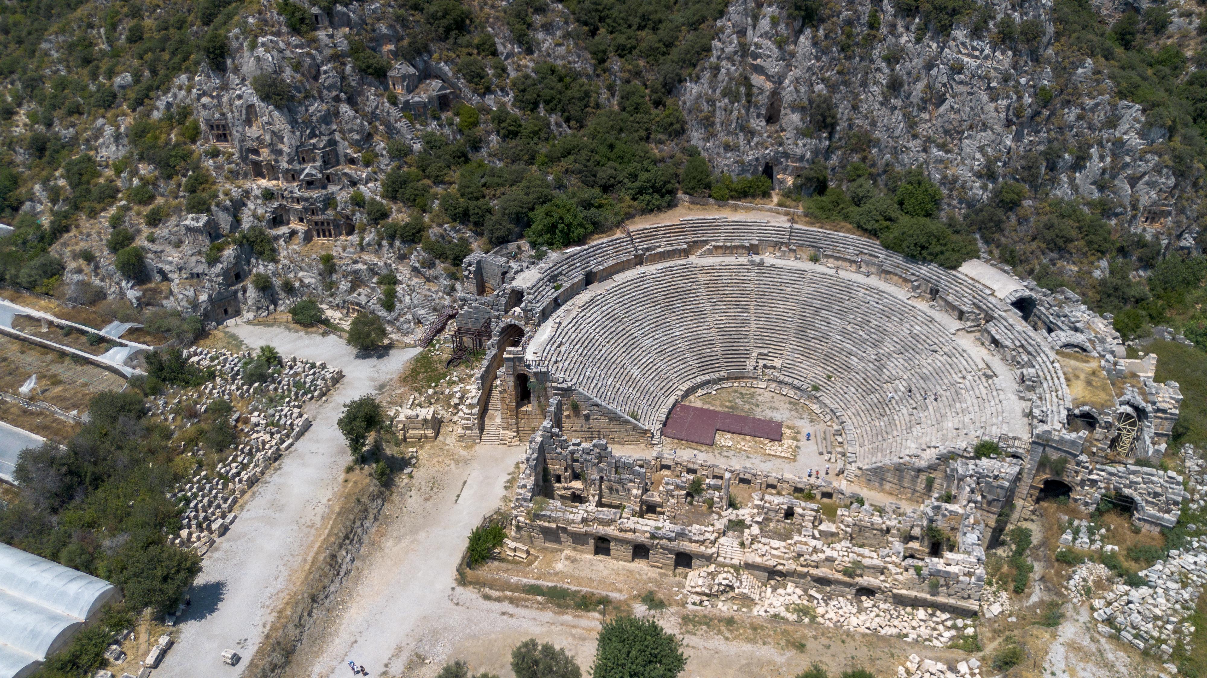 Location and Nearby Historical Attractions